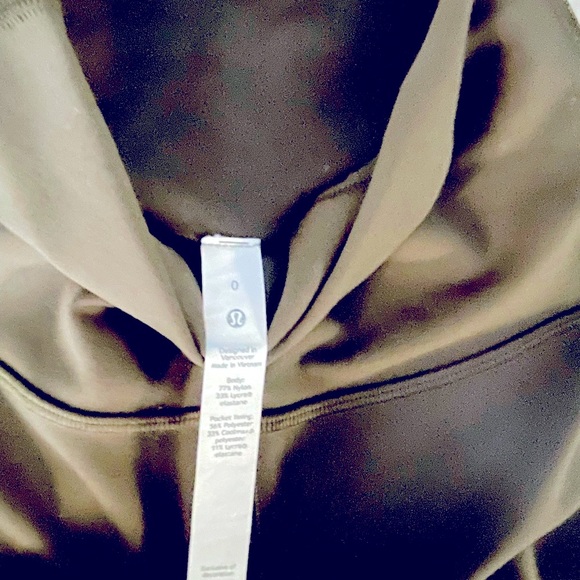 Like new Lululemon leggings, olive green size 0 Length 23” - Picture 3 of 4